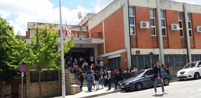 Tempio Pausania, Il Romeo e Giulietta dei ragazzi del Liceo Dettori,  stasera 3 giugno, ore 16.30, aula magna Istituto. | Gallura News